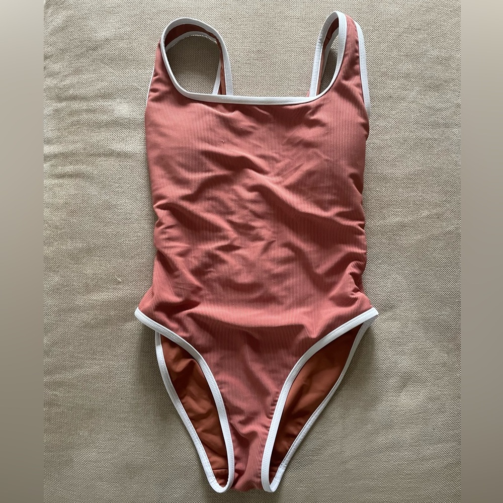 LAINSNOW Isle One Piece Sangria